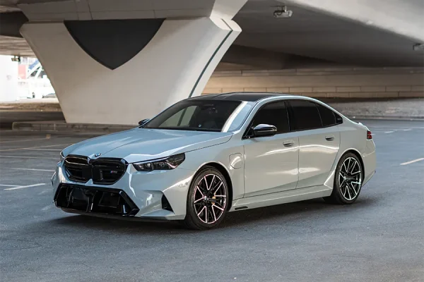 Rent BMW M5 Rent BMW M5